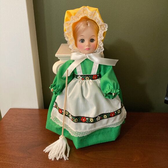 Effanbee Doll Company Mother Hubbard #1188 (198x) Storybook Nursery Rhyme EUC - Picture 1 of 3
